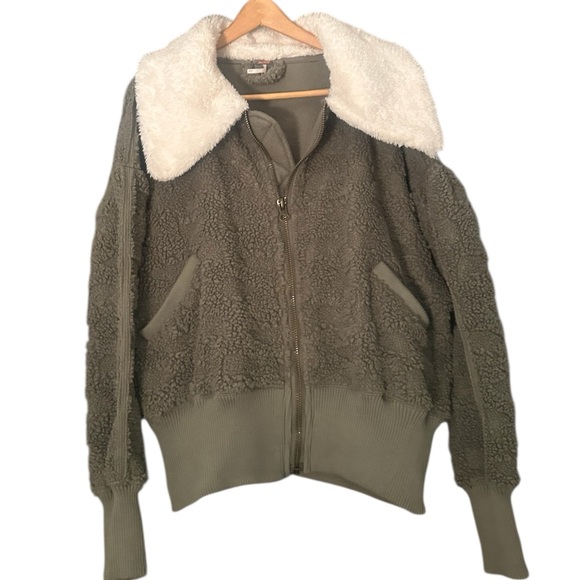 Free People Green Cozy Up Faux Fur Cardi in Crystal Kelp Olive Color Size M - Picture 4 of 10